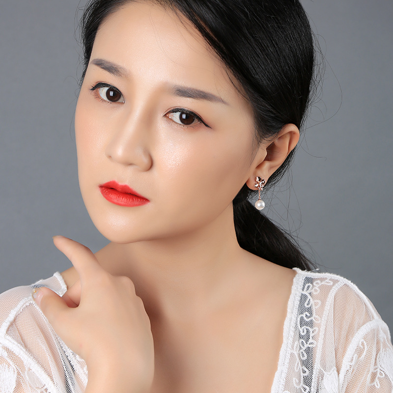 Korean Version Of The Simple Mori Leaf Earrings New Diamond 925 Pure Silver Earrings Female Temperament Pearl Earrings Me98310 display picture 1