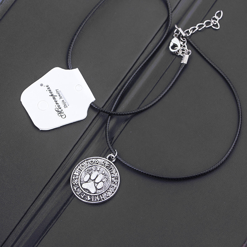 cat paw print necklace Viking animal dog paw print retro circle pendant necklace clavicle chain whol