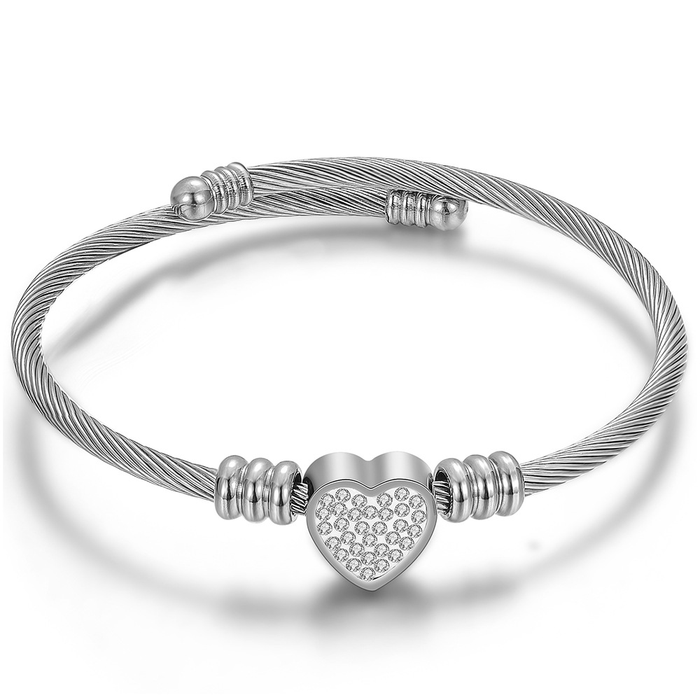 Fashion Simple Titanium Steel Heart Shape Diamond Inlaid Cable Adjustable Bracelet Wholesale display picture 4