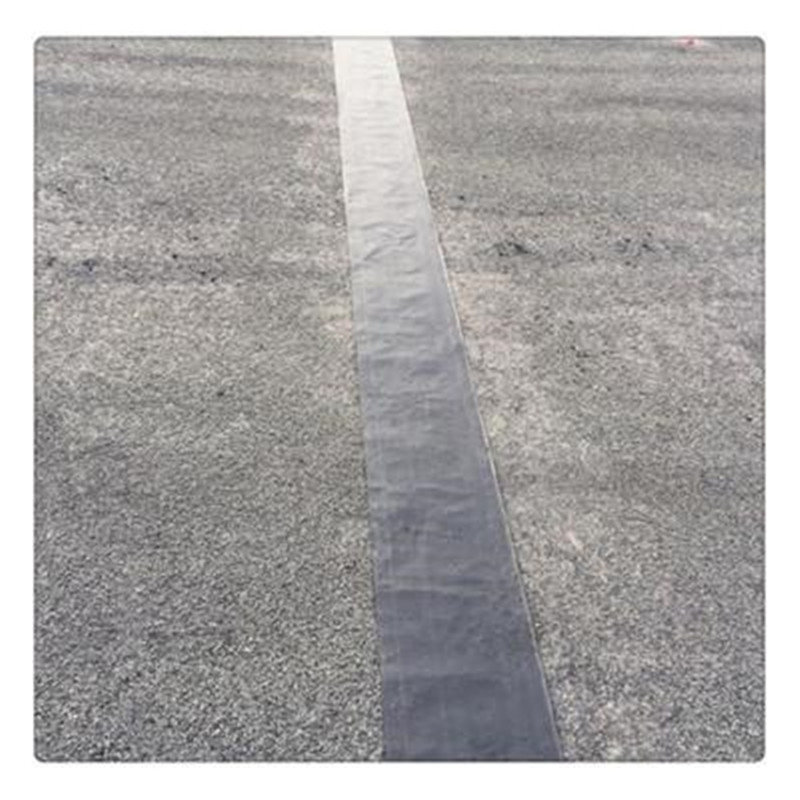 厂家直供路面防裂贴城市道路路面修补缝防裂贴水泥路自粘式防裂贴