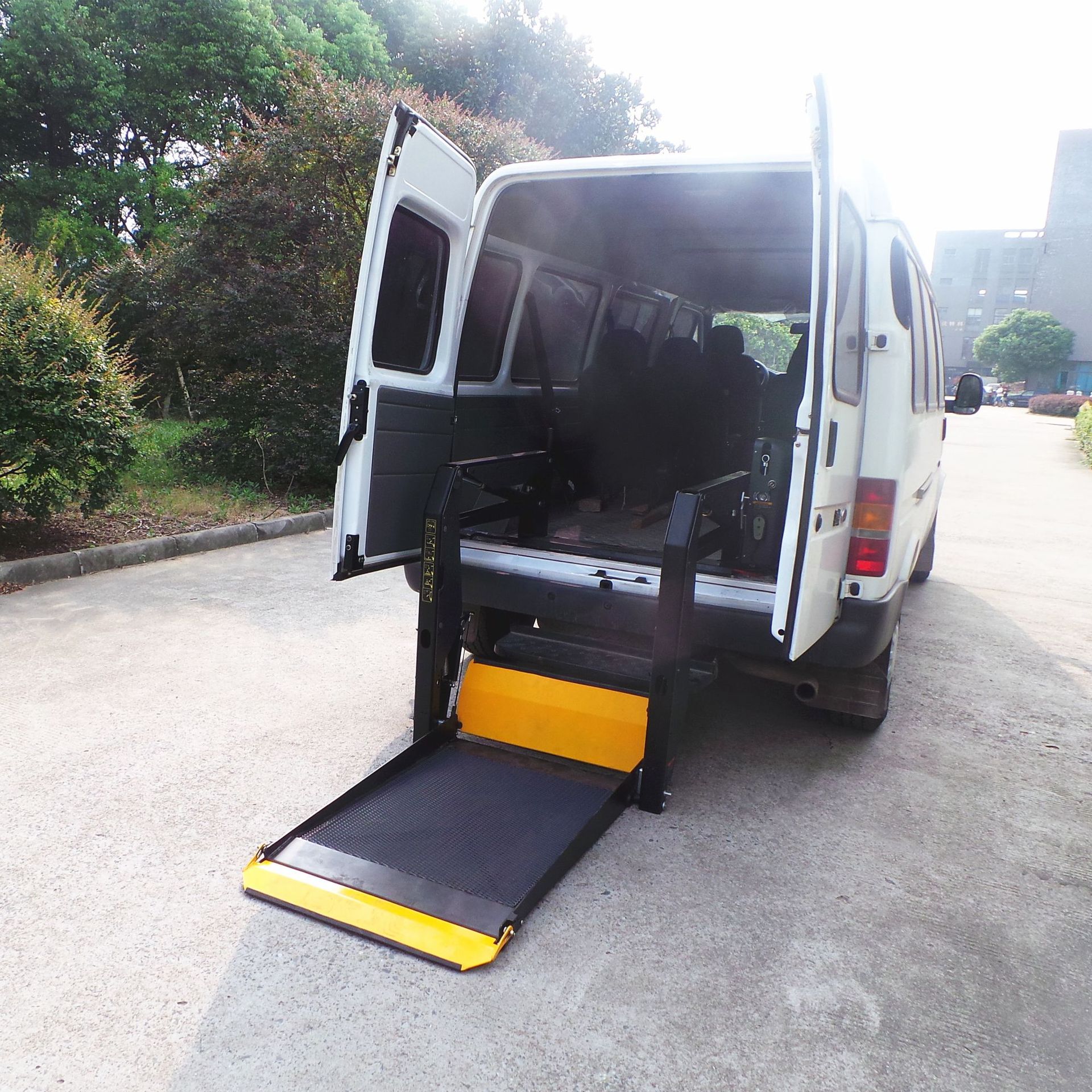 信德泰克面包车用电动轮椅升降机 液压起重升降台