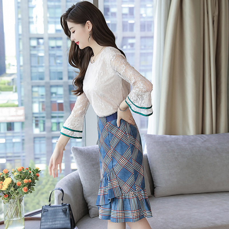 Costume femme en De la dentelle - Ref 3335027 Image 4