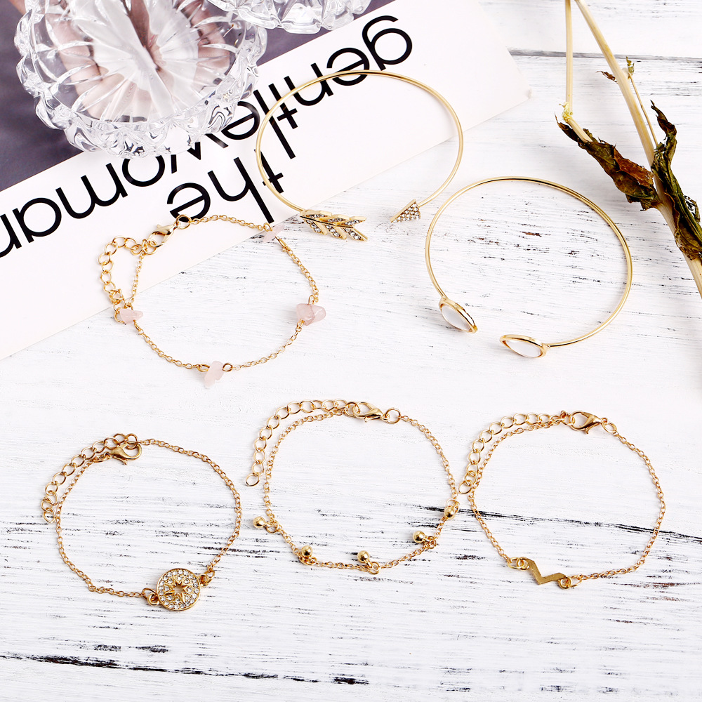 Simple Style Triangle Alloy Plating Rhinestones Bracelets 1 Set