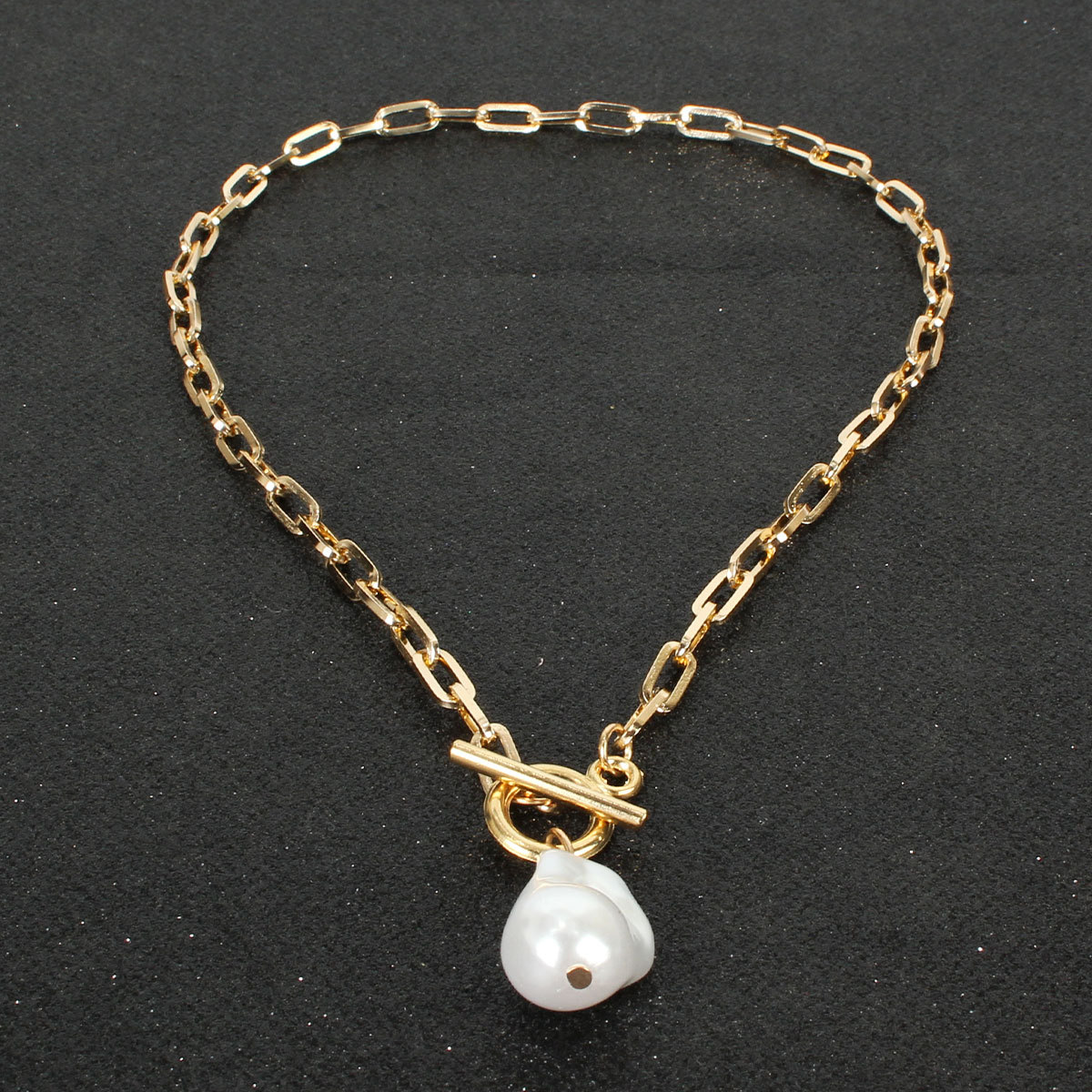 Jewelry Simple And Irregular Pearl Clavicle Chain Pendant Wholesales Fashion display picture 5