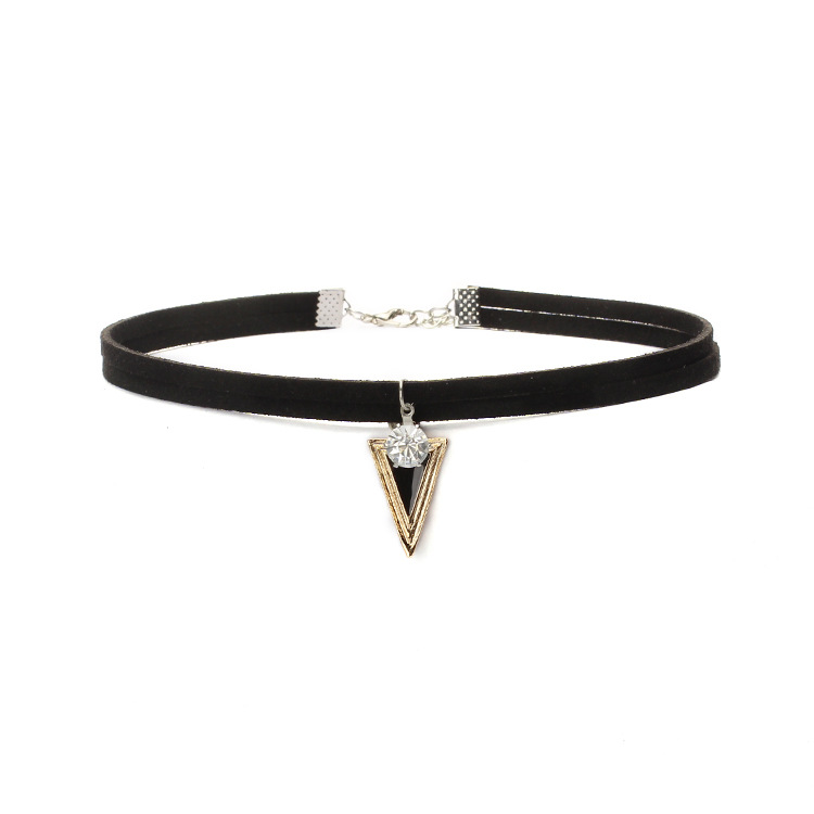 8g Weight Necklace Classification Women'S Gender Fashion Style Black Color New Hot-saling Choker Zircon Three-dimensional Geometric Triangle Short Necklace For Women 2