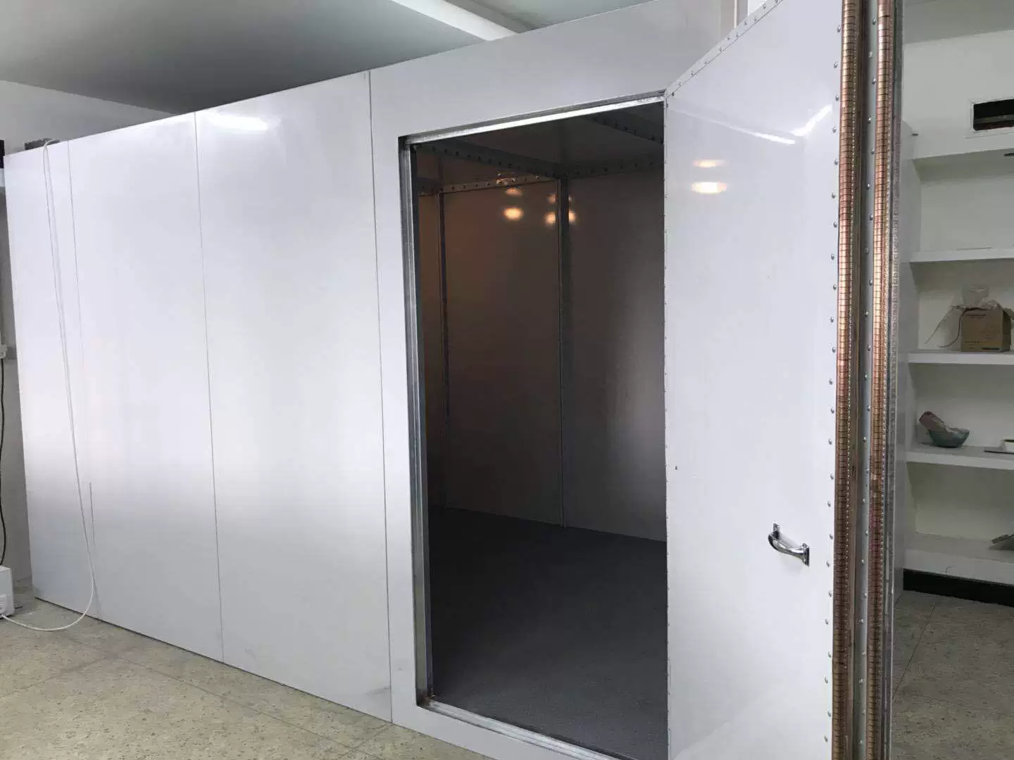 Тестовая защитная комната, совместимая с электромагнитом EMC, защитная комната с защитой от помех, специальная тестовая комната совместима с электромагнитом