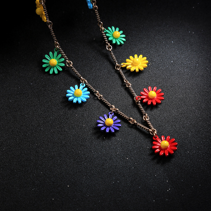 Temperament Simple Flower Necklace Small Fresh Long Sweater Chain Flower Necklace Tide display picture 6