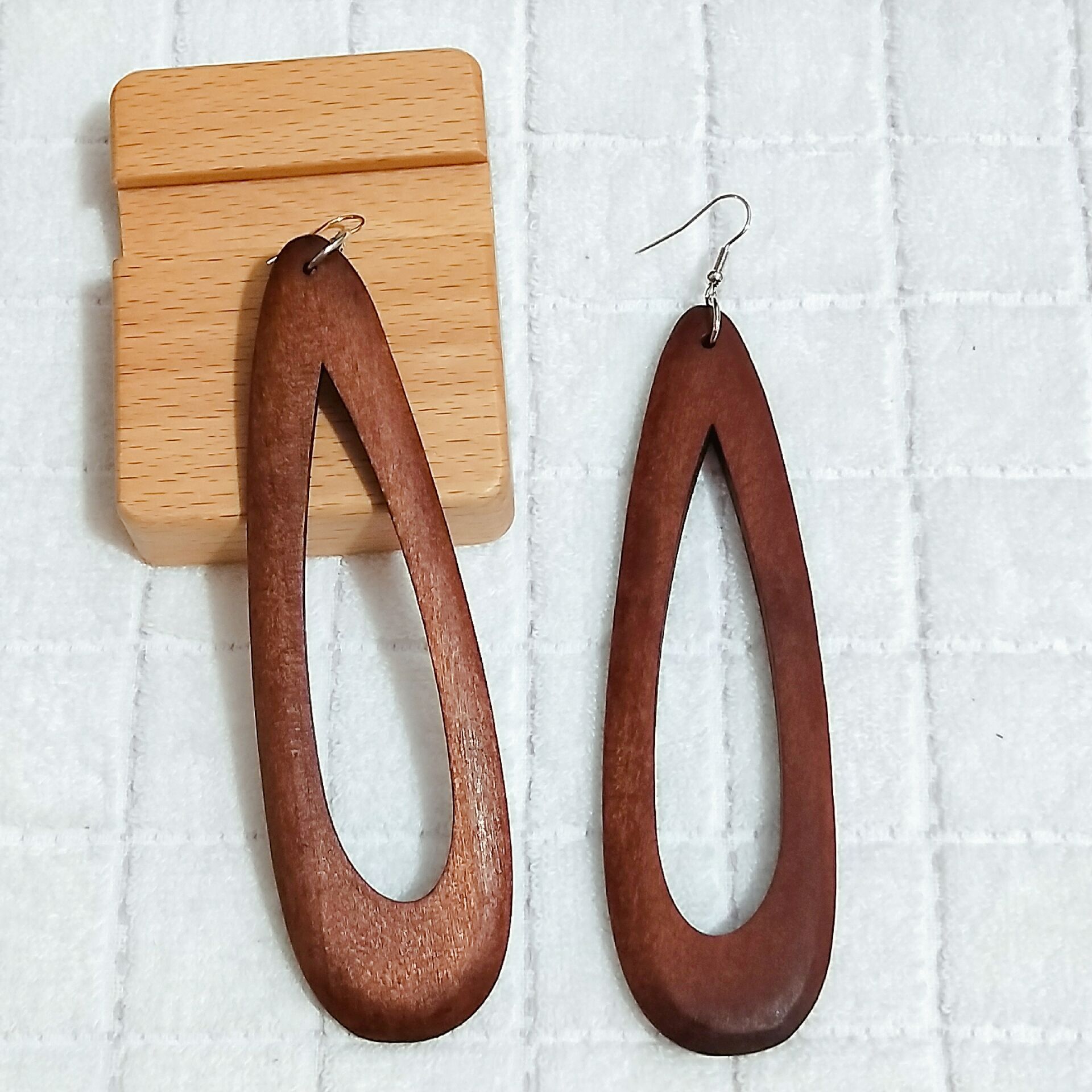 DB7950BB1F9FA3721D10F07D353B84