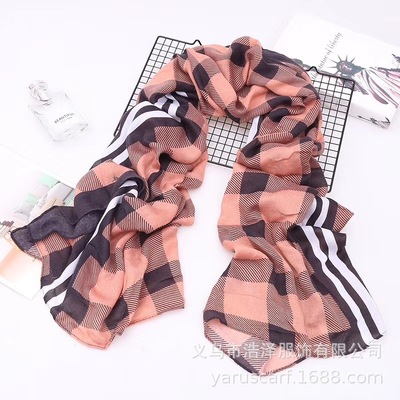 2019新款缎面印花   格子花型 围巾    印花围巾