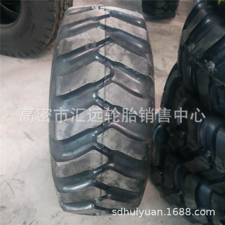 批发人字花纹16/70-20农业拖拉机、挖掘机轮胎