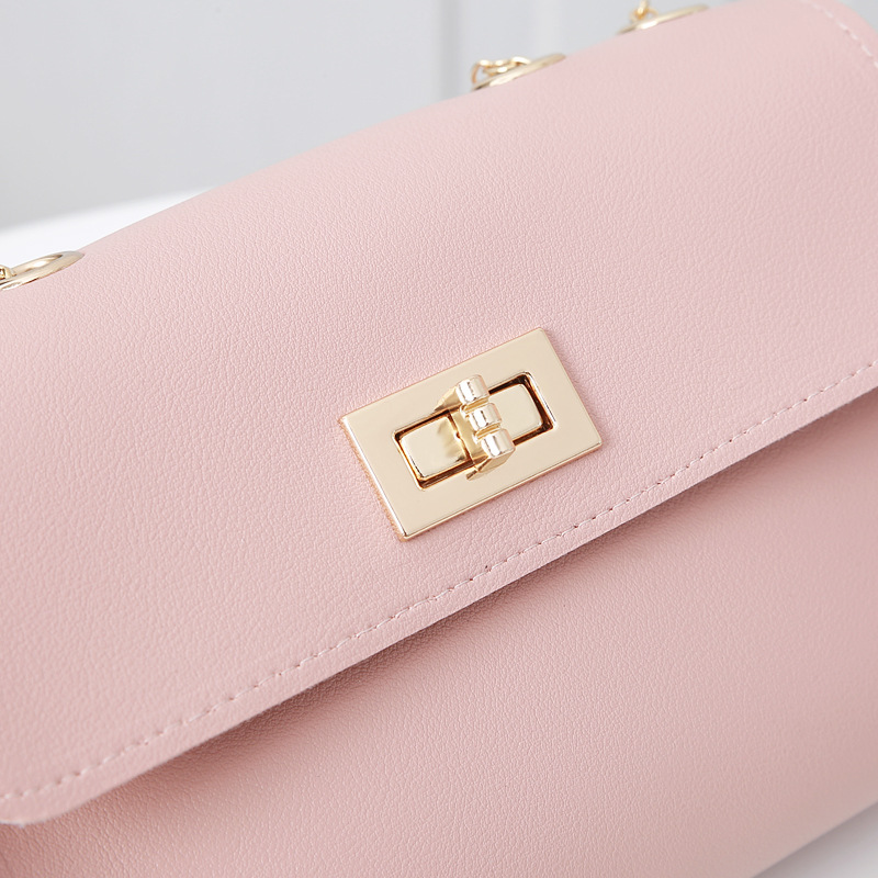 174g Weight Buckle Closure Type Single Shoulder Strap Strap Type Square Bag Bags Type Casual, Daily Occasion Pu Leather Material Solid Color Pattern All Seasons Season Women's Gender Cute Style Square Shape Light Grey, Pink, Red, Black Color Small Size Fashion Chain Shoulder Messenger Small Square Bag Chain Candy Color Shoulder Bag 无