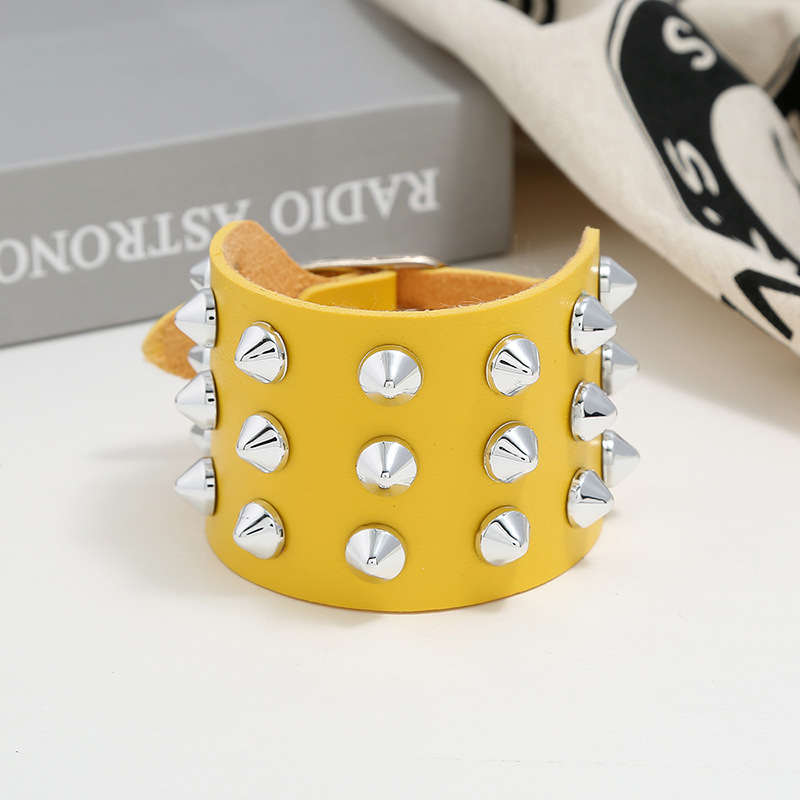 Exaggerated menu0027s imitation leather bracelet punk non-mainstream three-row spiked rivet bracelet