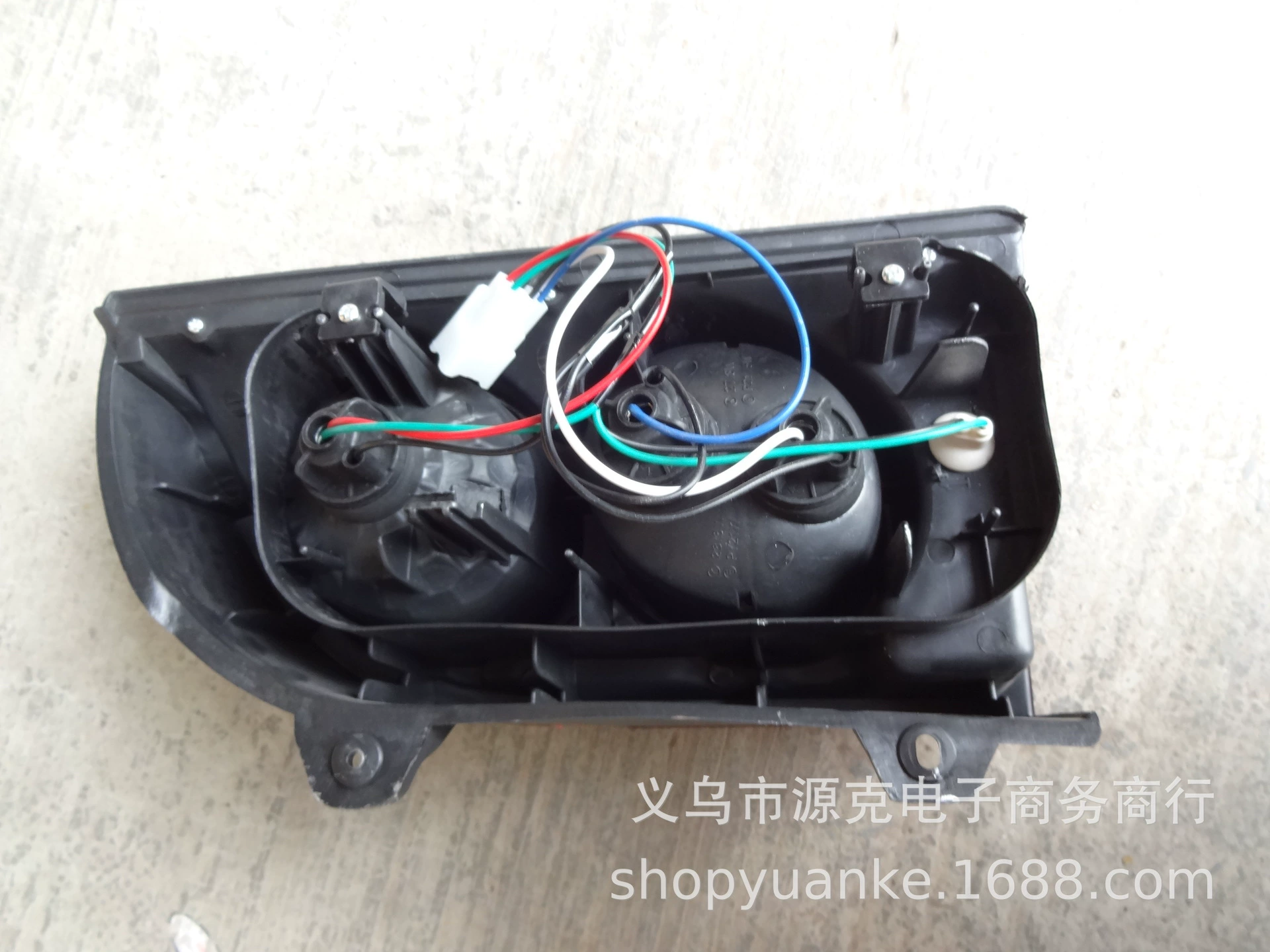 Подходит для современного Hyundai H100 Panel Van1996 задний фонарь R92402-43800 L92401