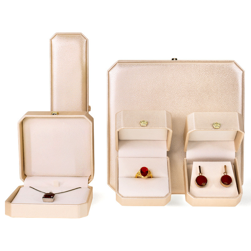 2019新款八角珠宝首饰盒 咖啡仿超纤戒指盒 手镯手链项链盒子定制