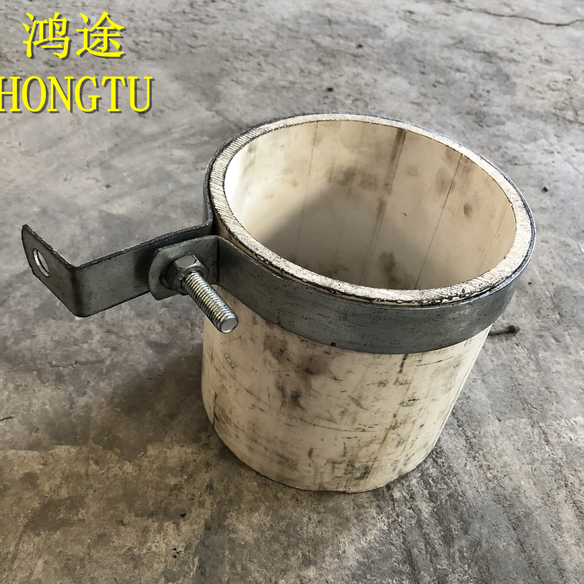 鸿途生产热镀锌抱箍双半圆159*20*2管道抱箍管卡骑马卡量大价优-阿里巴巴