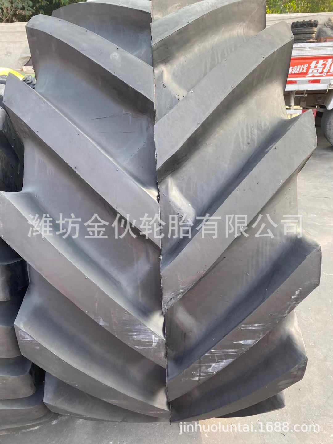 供应 67X34.00-26 林业人字轮胎 耐磨66x43.00-25