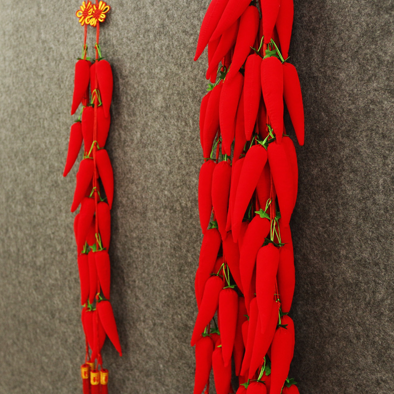 批发春节用品仿真大红绒布辣椒串挂件新年装饰气氛布置厂家