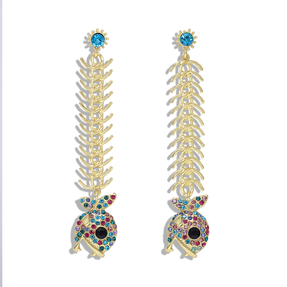 2019 Européen Et Américain De Mode Alliage Chaîne Longue Couture Boucles D'oreilles Élégant Visage Petit Boucles D'oreilles Accessoires Unique Ornement display picture 2