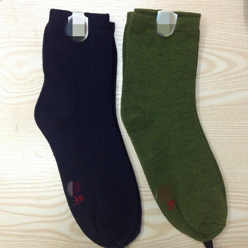 Army green socks Polyester cotton In cylinder Men's socks leisure time ventilation Rivers and lakes Stall Socks Labor insurance wholesale man Cotton socks
