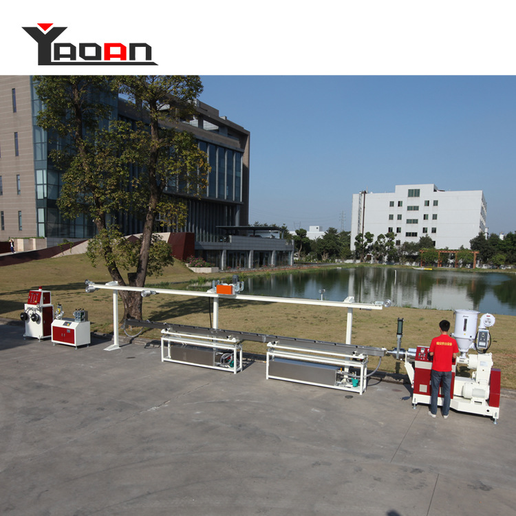 厂家直销PP鼻梁骨包覆挤出机设备PE包覆设备高效率高产能