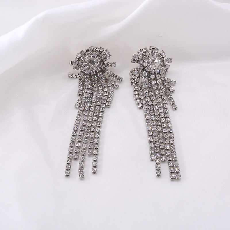 Korean Version Of The Fresh And Simple Sen Temperament Full Diamond Earrings display picture 7