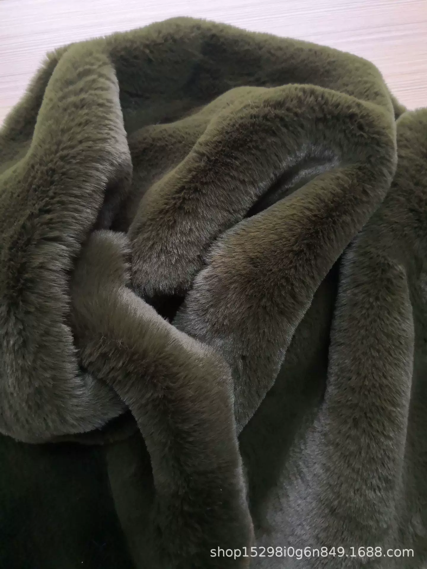 【宁波毛绒工厂】供应人造毛皮长毛绒小兔毛大服装面料草毛茸茸