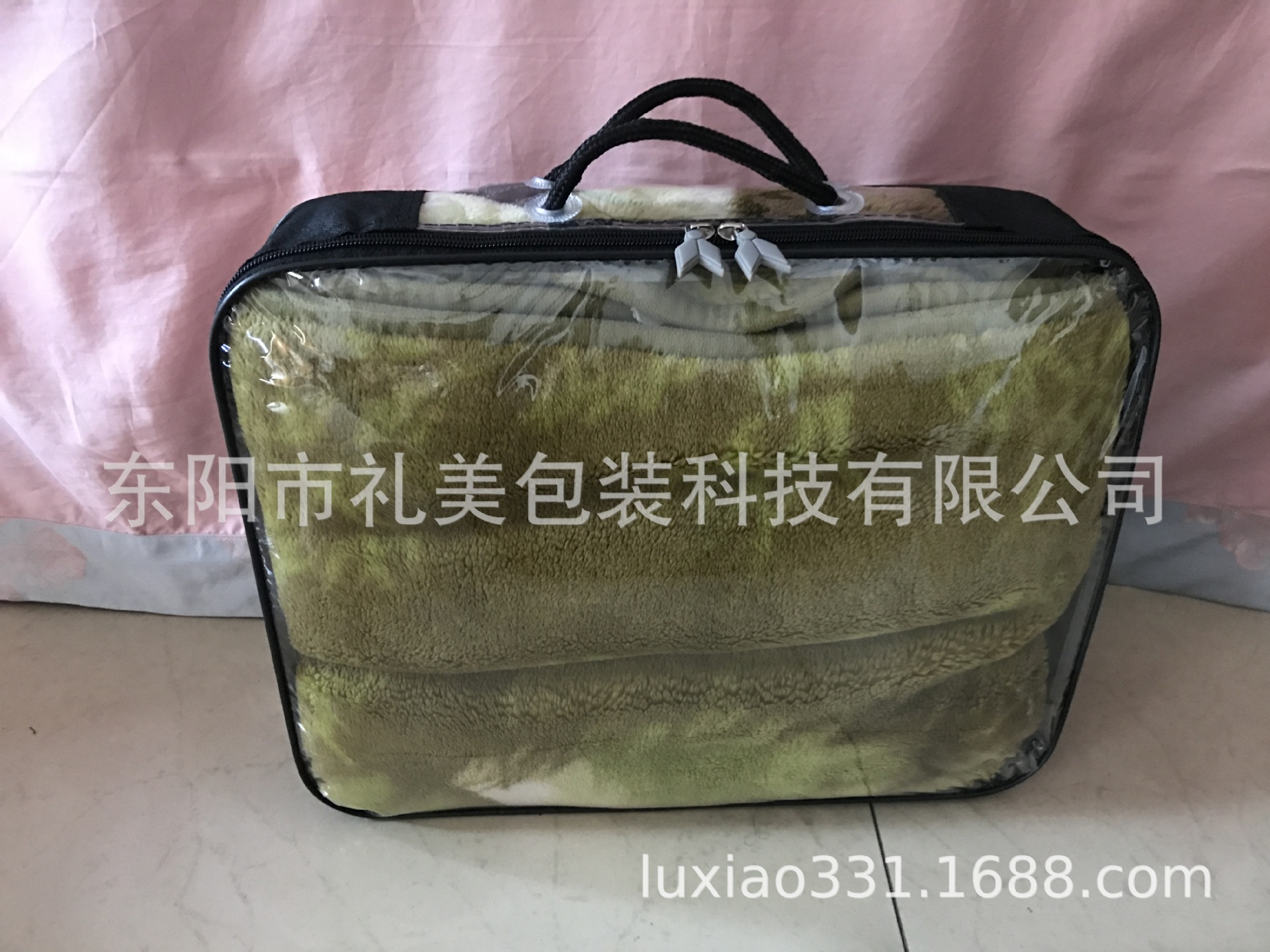 20年专业生产PVC钢丝包装袋，无纺布包装袋，箱包，家纺的包装。