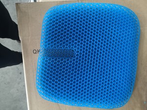 凝胶坐垫多功能鸡蛋蜂窝凉垫夏天透气夏季汽车用办公室座椅垫