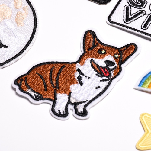 批发黑色刺绣补丁贴布贴欧美潮牌羽绒服鞋帽衣服贴小号带背胶