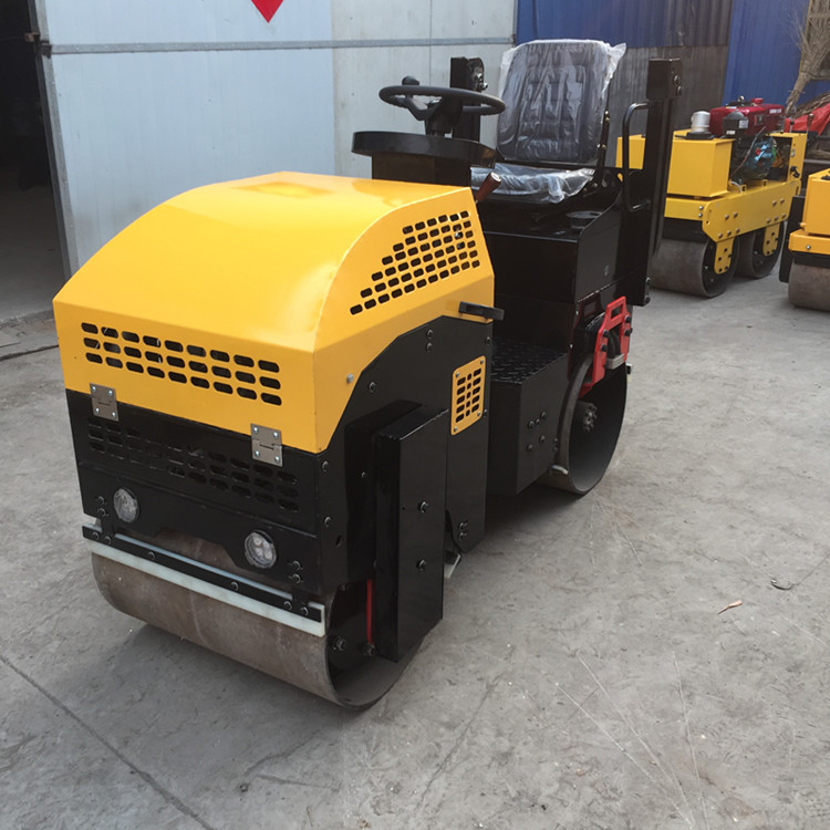 供应液压压路机 1吨震动压路机 双钢轮座驾压路机图片