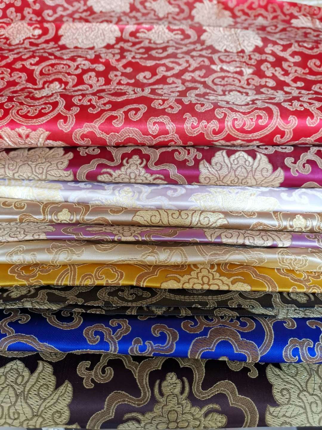 厂家直销90公分仿真丝富贵花尼龙织锦缎布料服装工艺包装面料批发
