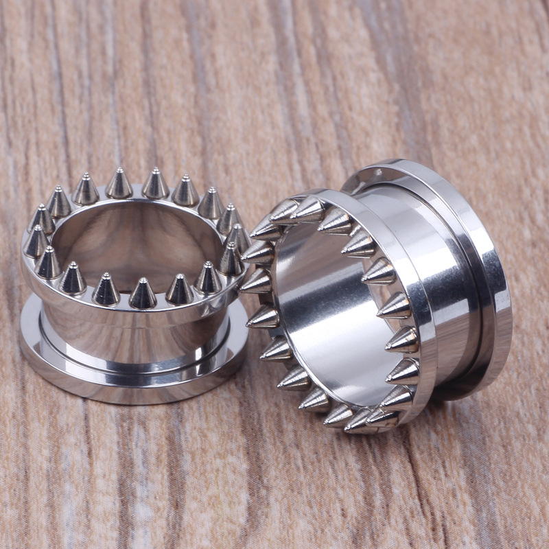 Pointed titanium steel lip stud product view