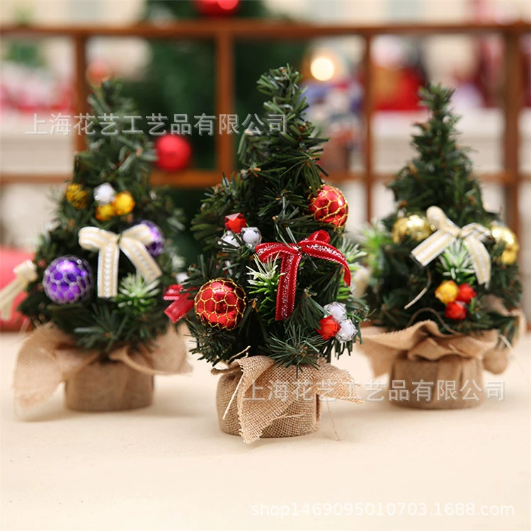 Factory direct selling new mini Christmas tree Valentine's Day desktop window swinging hemps cloth Christmas tree decorative supplies
