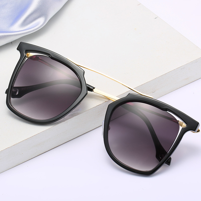 Fashionable sunglasses for men and women