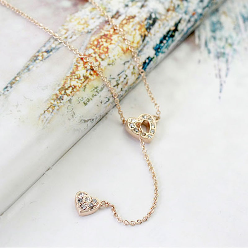 ����ʱ�и����������ε�׹����Ů �ٴ�̿����������� 200719