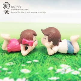 PVC卡通情侣公仔抱脸人物钥匙扣挂件微景观摆件蛋糕装饰扭蛋配件