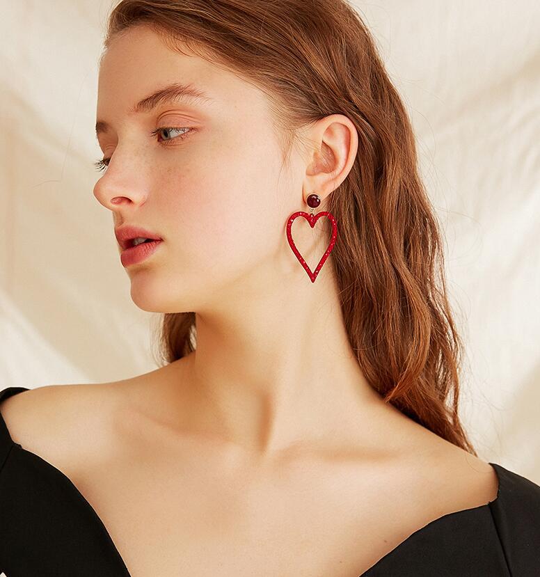 Daily Occasion Metal Material 1 Pair Simple Style Flower Inlay Metal Rhinestones Earrings