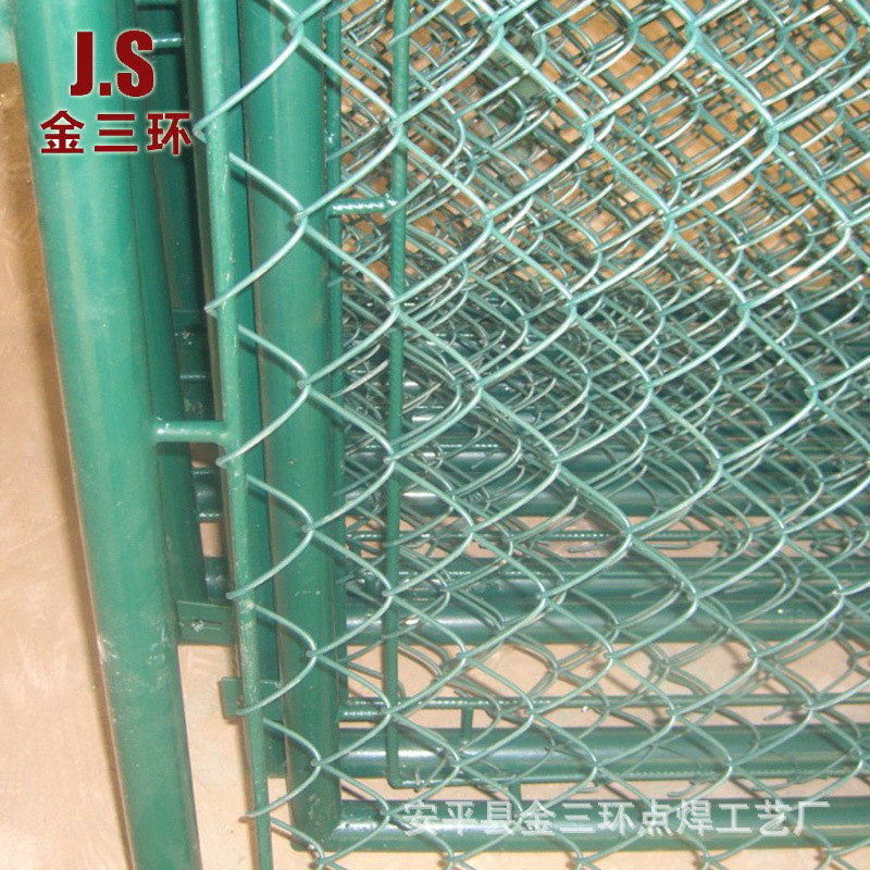 厂家定制体育场围栏 组装式田径场围网菱形勾花网 球场围栏网