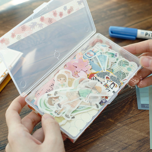 Stickers and notes are packed and stored in stationery boxes and pencil boxes. Mini small boxes are sorted and sorted.
