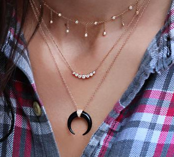 Européen Et Américain Personnalisé Diamant-intégré Croissant Noir Corne Multi-couche Collier Tout-match Lune Pendentif Collier Clavicule Chaîne display picture 6