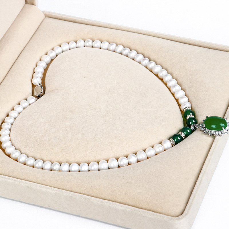 Organic agate necklace from pearl