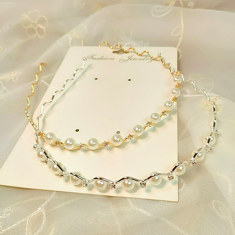 fashionable small hair accessory