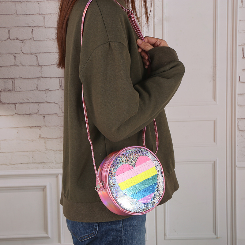 Moda nueva tendencia PU radium un hombro crossbody pieza corazón arco iris sirena unicornio lentejuelas niña detail image 9
