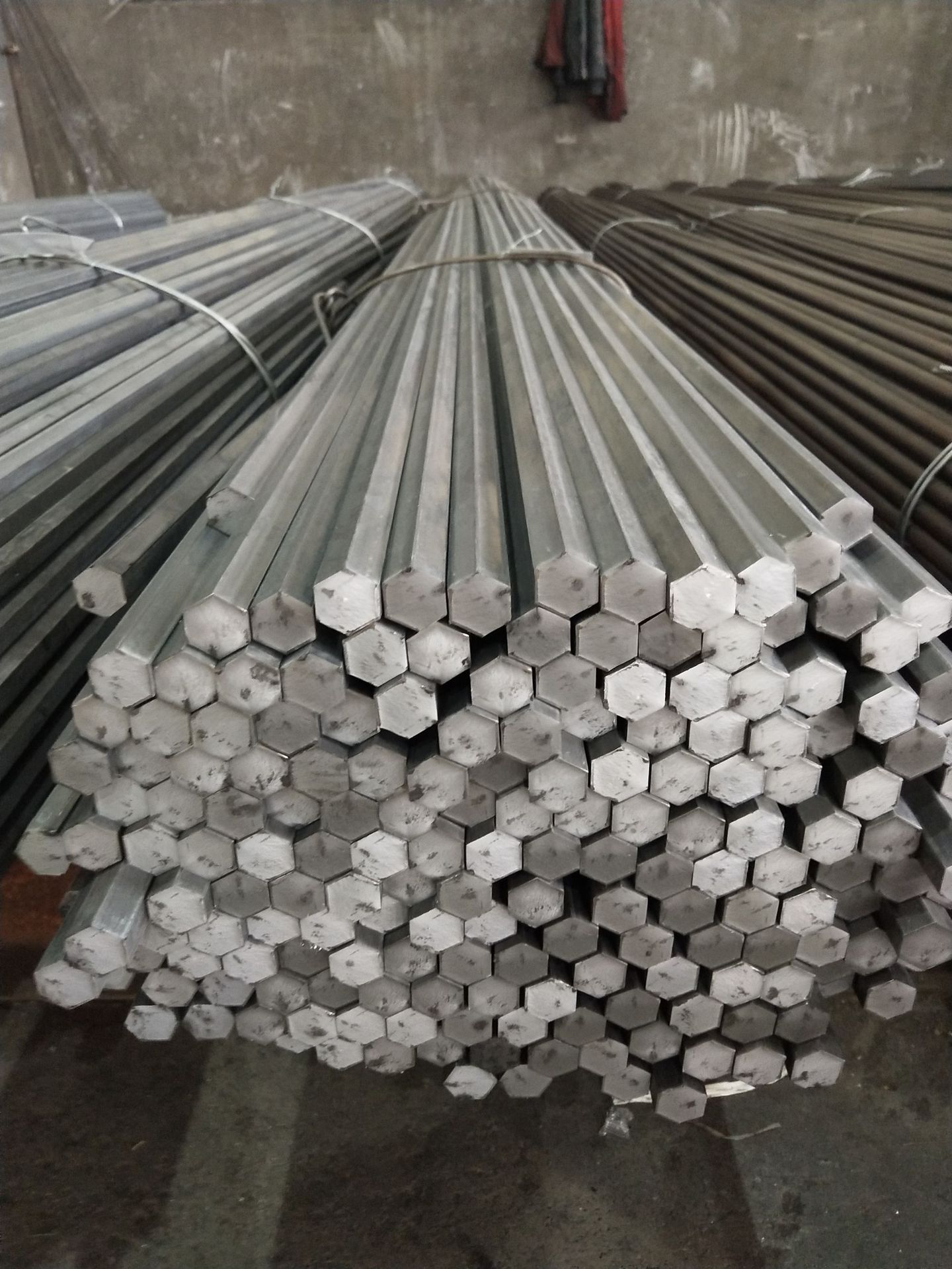 直供五金工具做冷拉六角钢系列40Cr冷拉光圆钢棒实心铁棒圆钢批发