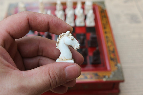 Antique chess trumpet Xi'an Terracotta Warriors chess pieces wooden desktop chessboard three-dimensional chess pieces Christmas gift