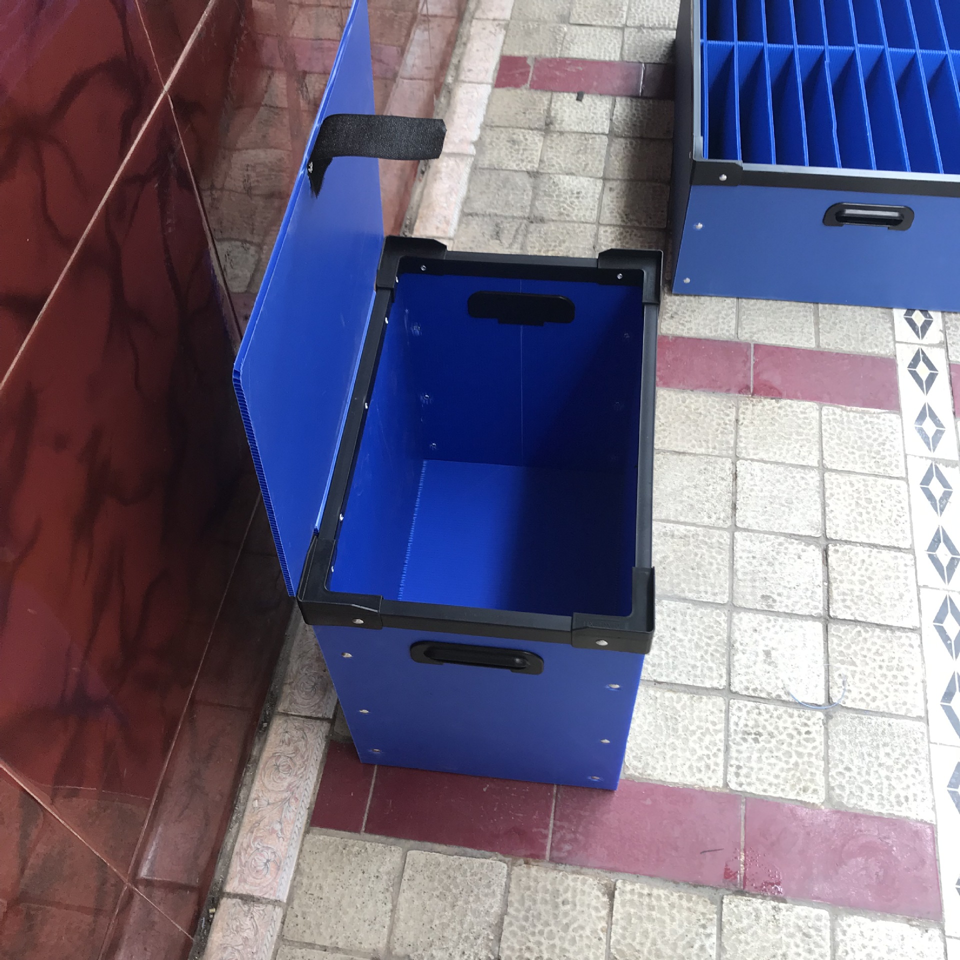 珠海防静电黑色中空板箱 中山 重庆抗静电斜口万通板骨架箱 刀卡