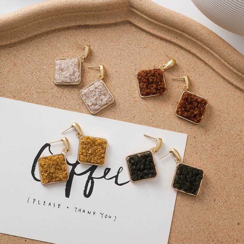 Japanese And Korean Fashion Autumn And Winter Lamb Hair Square Earrings Plush Face Earrings display picture 12