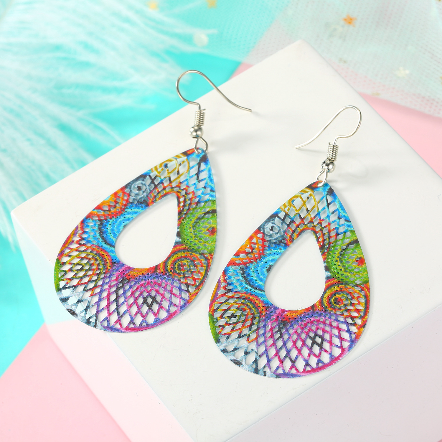 New Retro Ear Hook Geometric Color Hollow Carved Leaf Earrings display picture 2