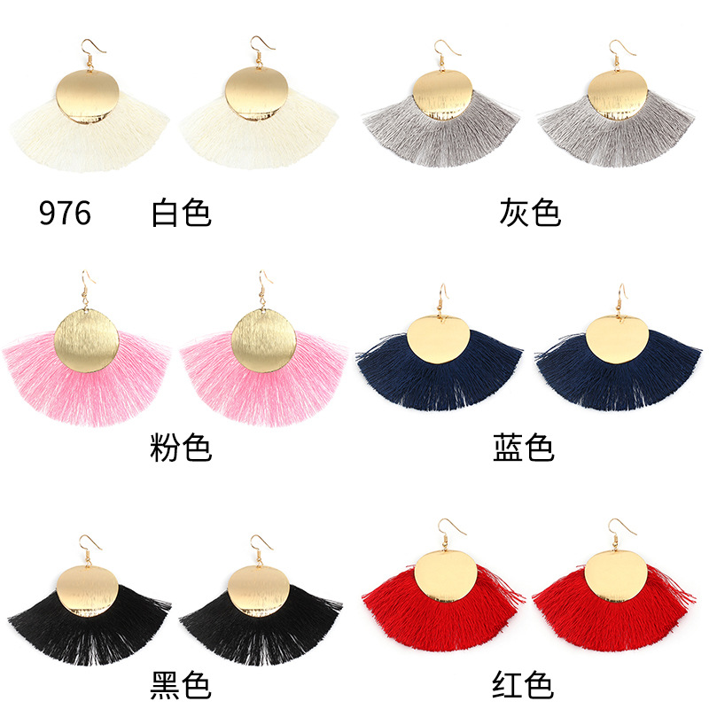 Retro Fan-shaped Raffia Ethnic Style Exaggerated Bohemian Tassel Earrings display picture 10