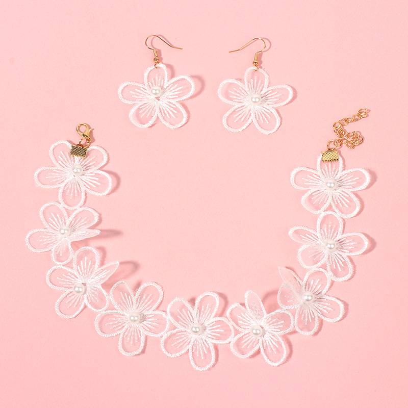 Rétro Doux Mignon Fille En Mousseline De Soie Dentelle Fleur Diamant Boucles D&#39;oreilles Simples En Gros Nihaojewelry display picture 7